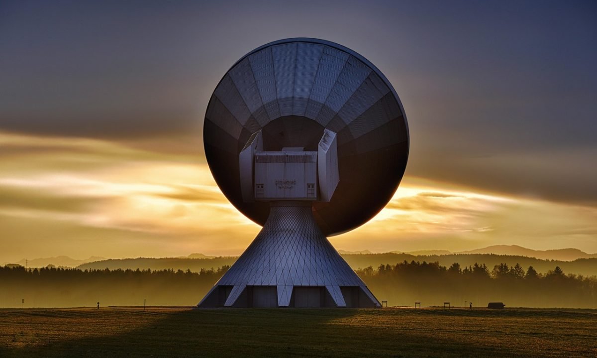 raisting satellite, reception, signal, ground station, earth station, telecommunication, parabolic mirrors, television reception, antenna, satellite dishes, satellite broadcasting, structure, fog, mist, landscape, signal, signal, signal, telecommunication, telecommunication, telecommunication, telecommunication, telecommunication, antenna, antenna